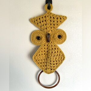 Vintage Macrame Crochet Owl Wall Hanging Towel Holder MCM Boho